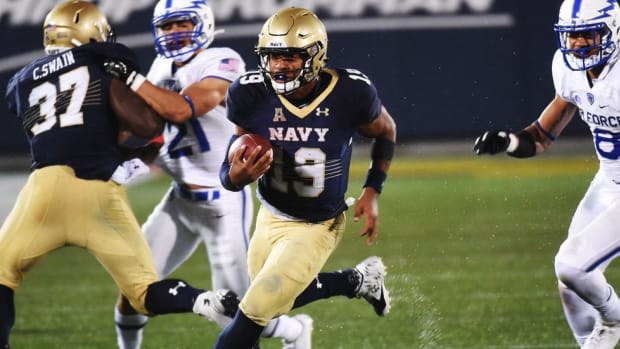 Navy QB Keenan Reynolds remains the ultimate Midshipman as he nears the NCAA rushing TD record